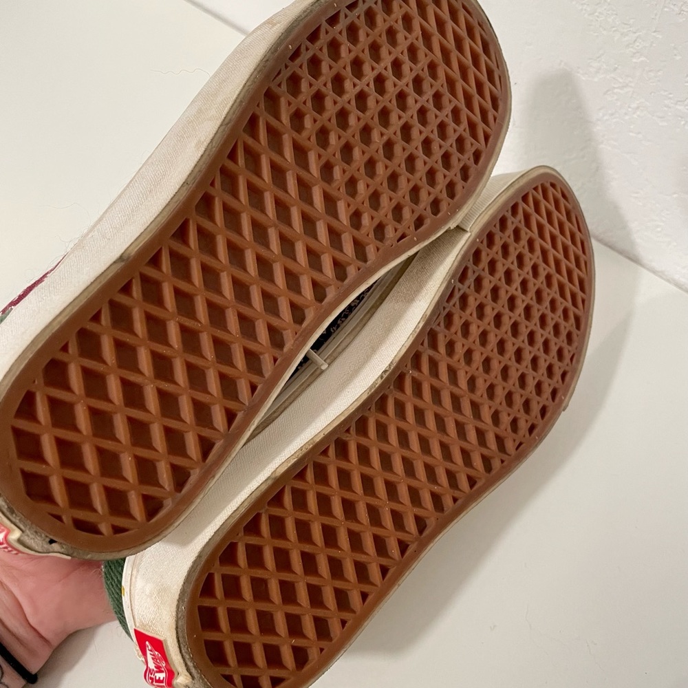 Vans - Picture 3 of 5